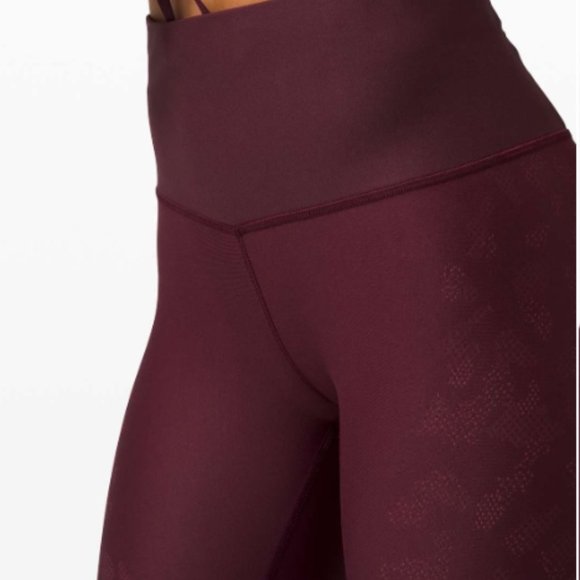 Nwt Lululemon  28" mapped out Tight 28" cassis/smoky red SenseKnit *camo* - Picture 3 of 8